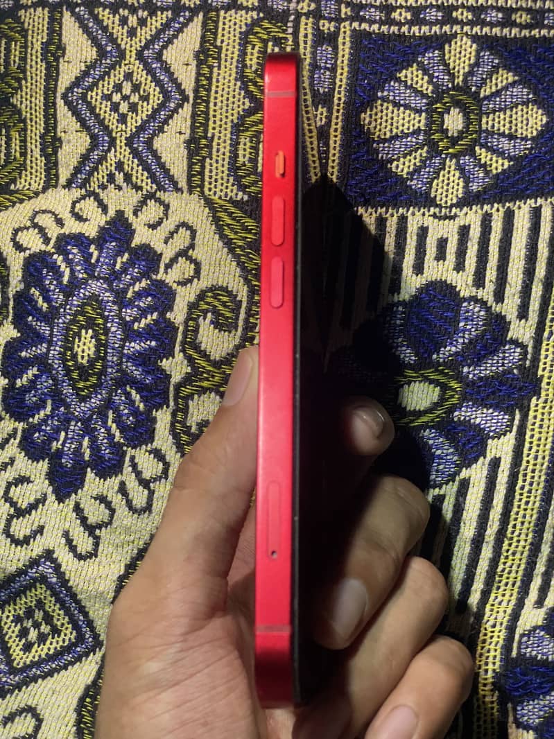 Apple iPhone 13 5