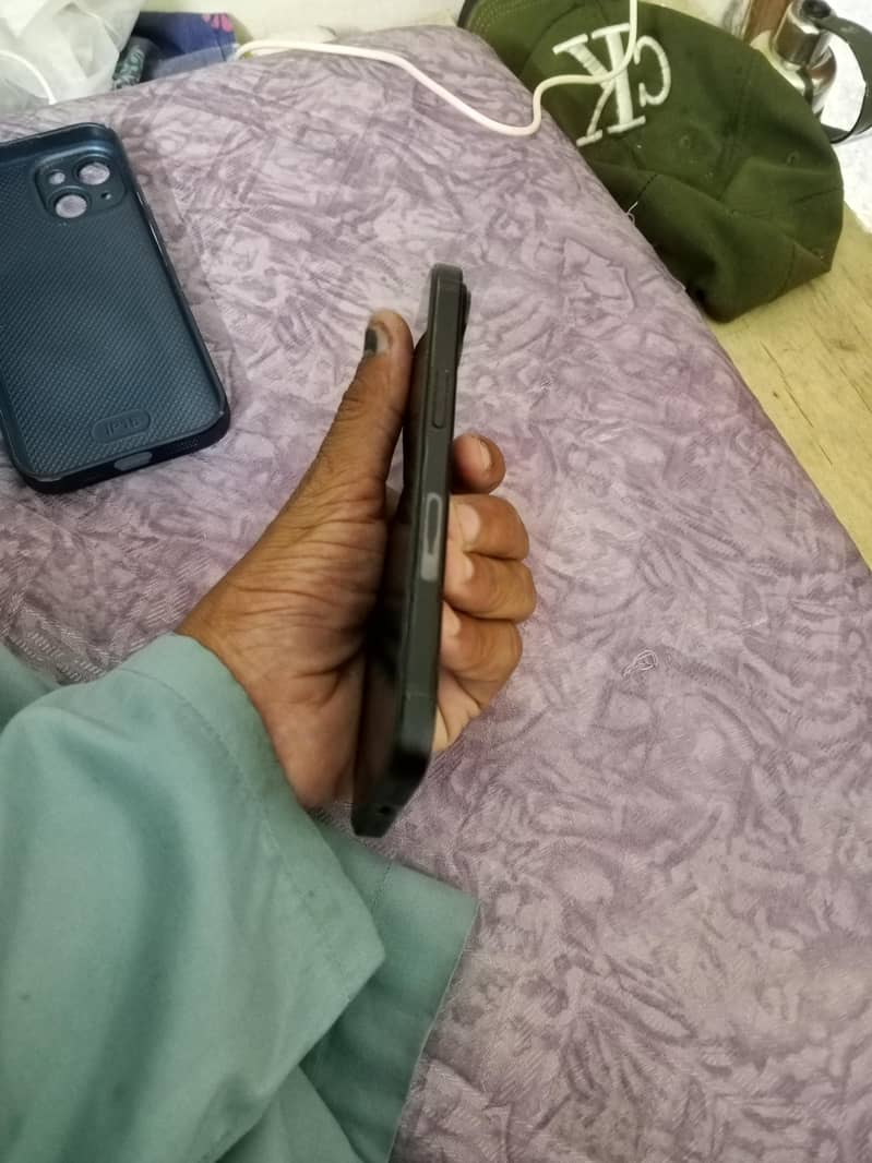 Apple iPhone 15 2