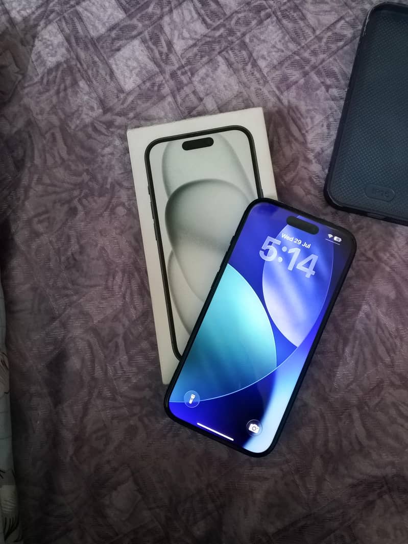 Apple iPhone 15 8