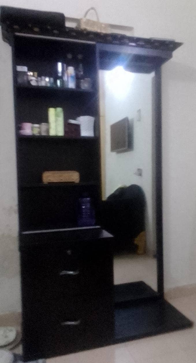 dressing table 0
