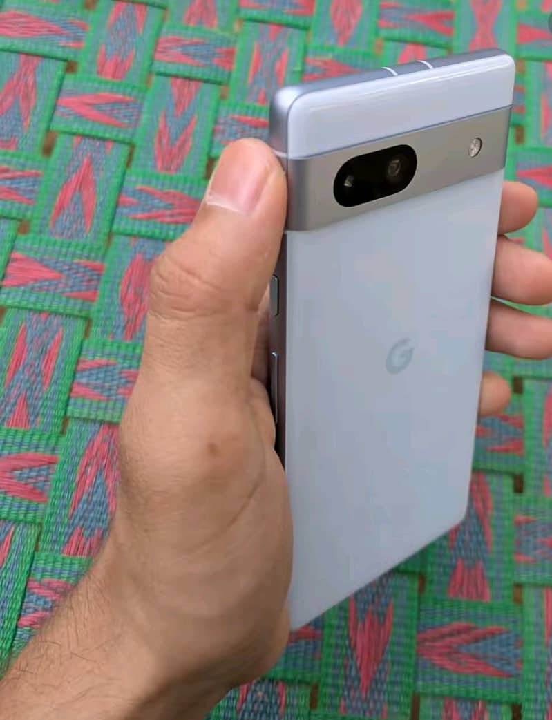 Google Pixel 7a 1