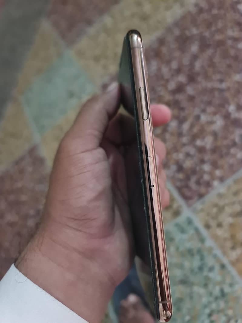 Apple iPhone 11 0