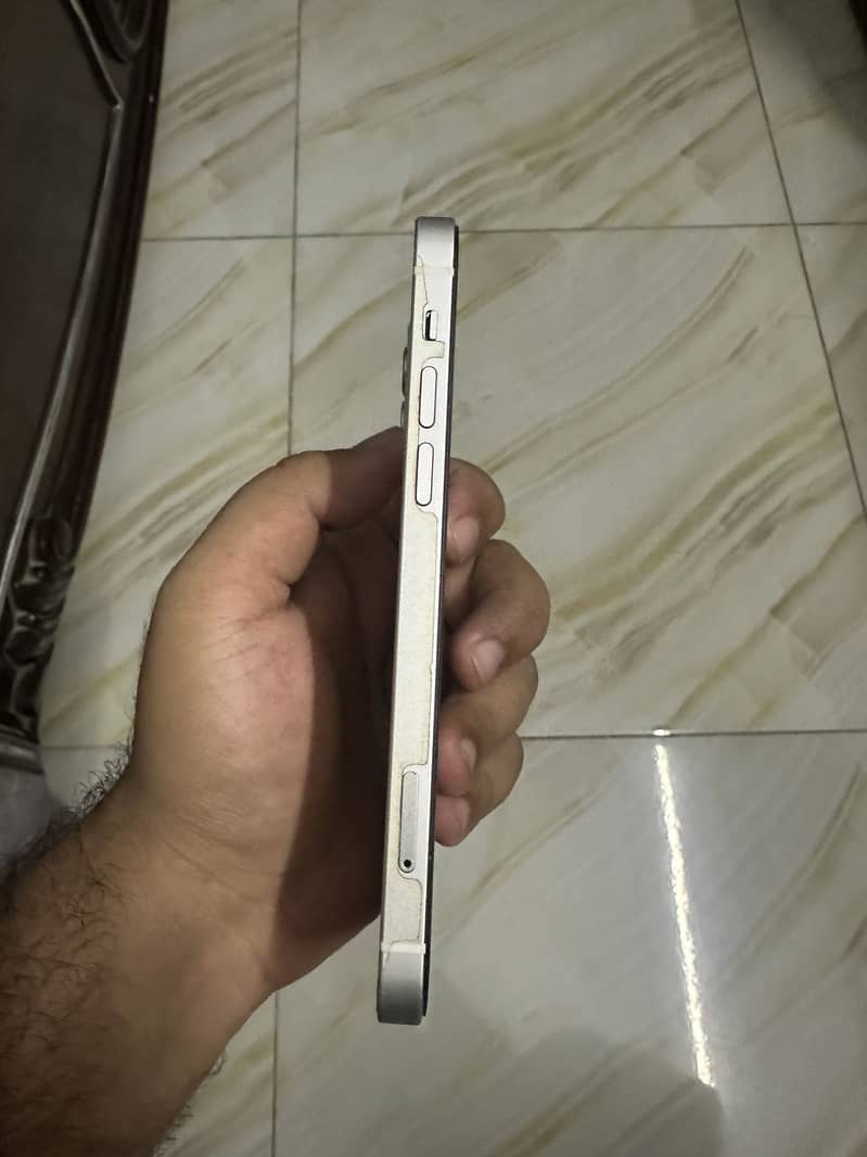 Apple iPhone 12 1