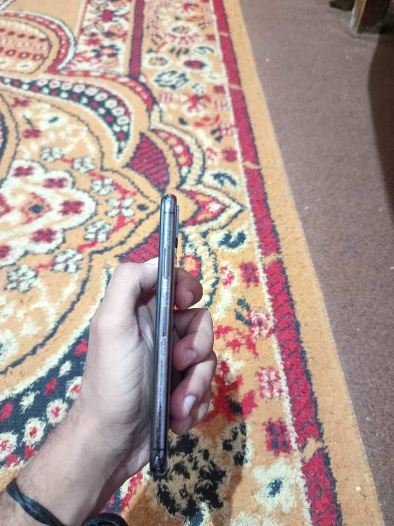 Apple iPhone X 3