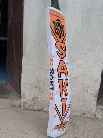 Tennis ball Bat