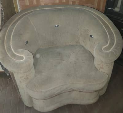 7 seater sofa is good condition