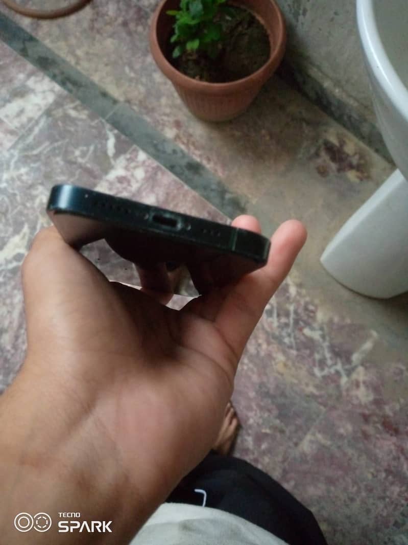 Apple iPhone 14 1