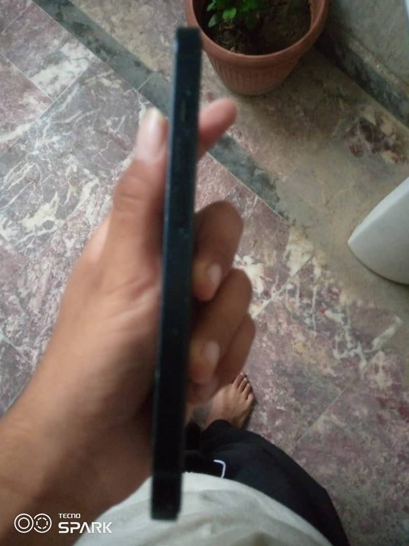 Apple iPhone 14 3
