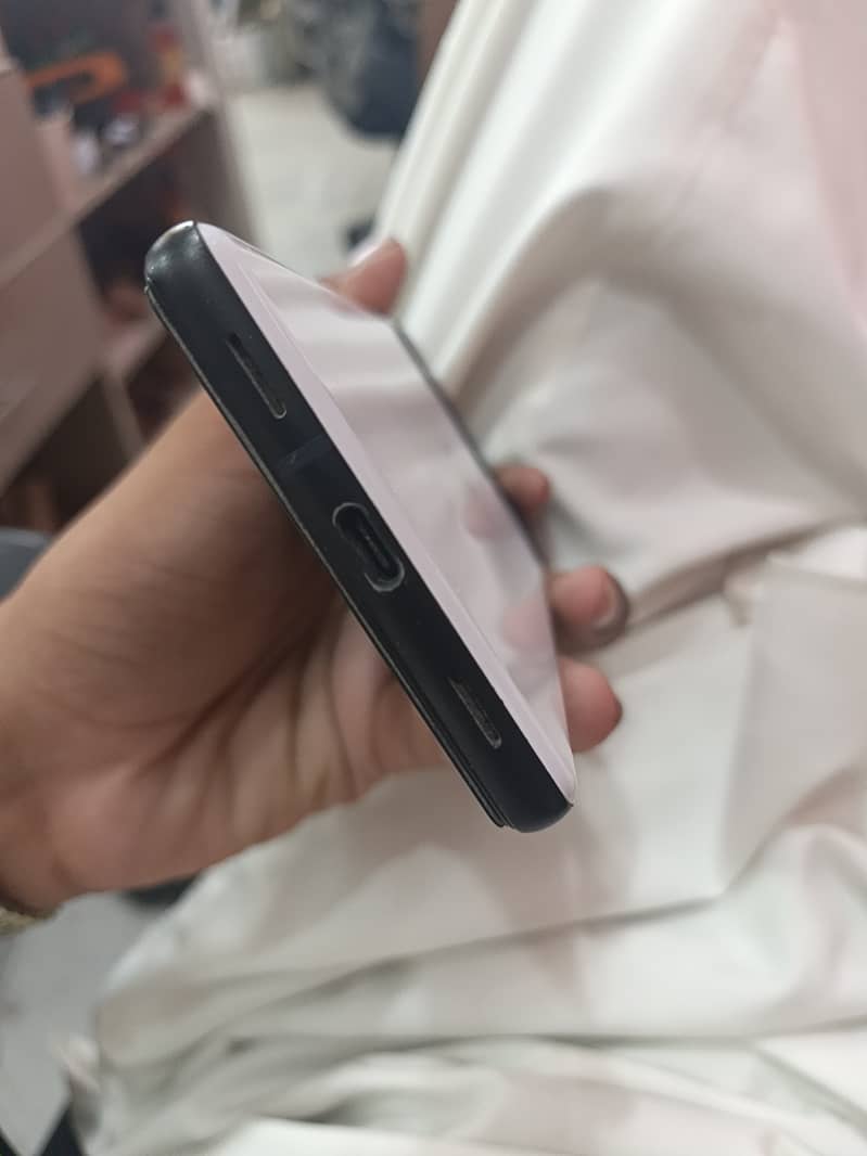 Google Pixel 6a 4