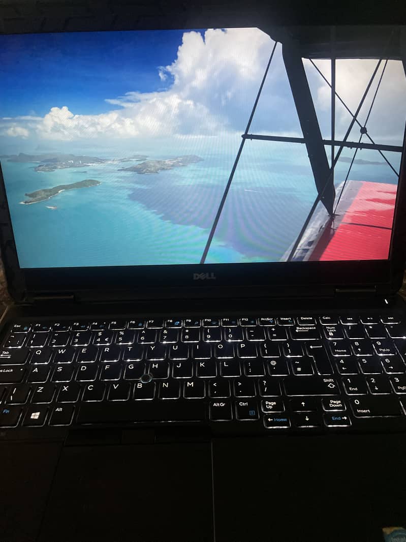 DELL LATITUDE E5550 0
