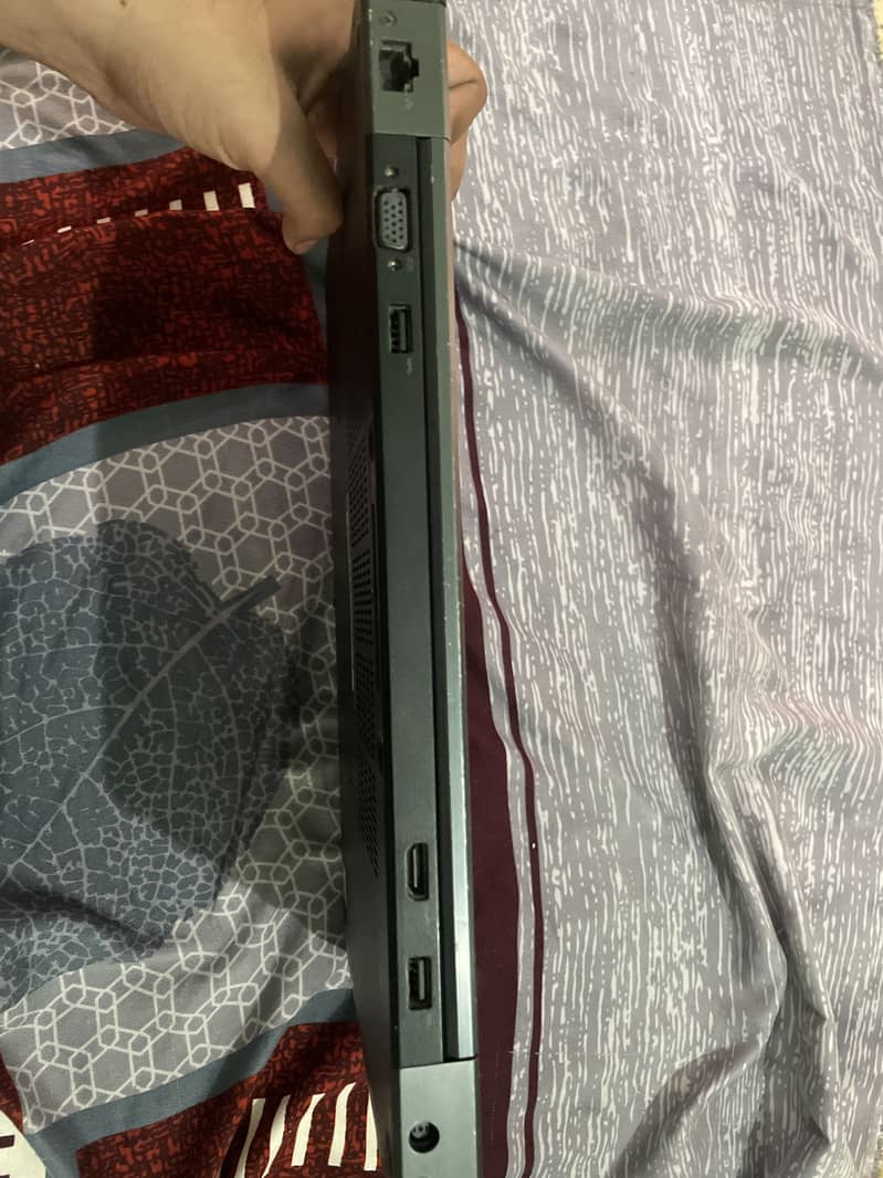 DELL LATITUDE E5550 2
