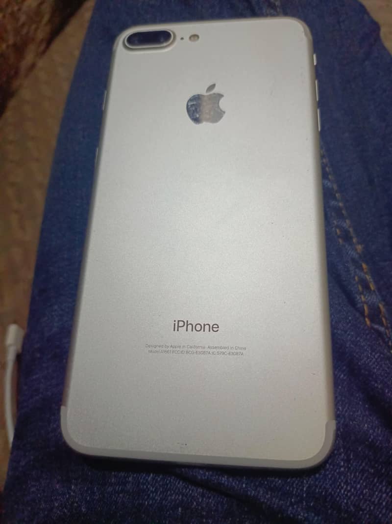 Apple iPhone 7 Plus 2
