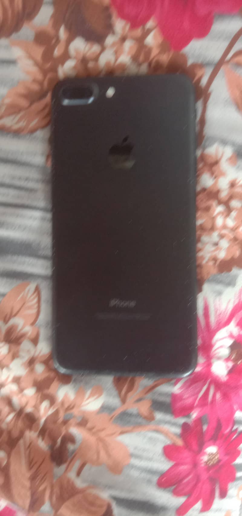 Apple iPhone 7 Plus 1