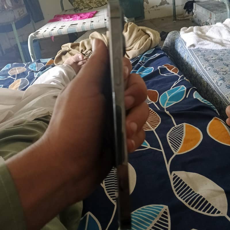 Apple iPhone 13 Pro Max 1