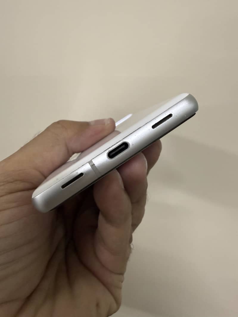 Google Pixel 7a 2