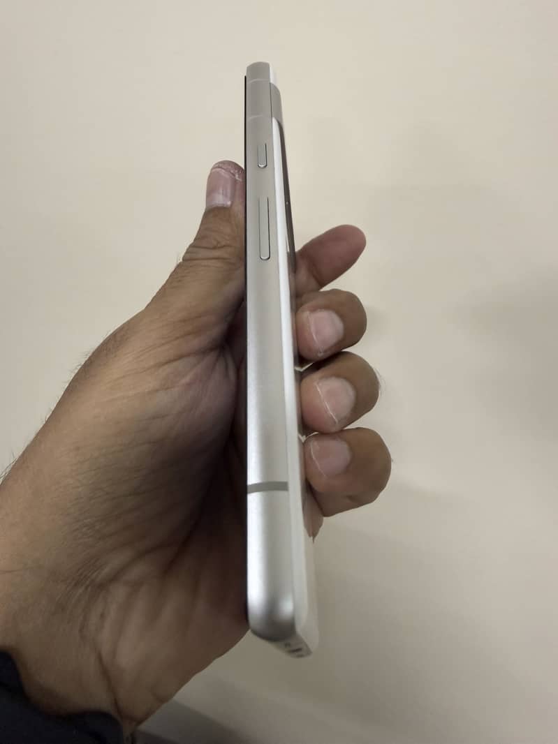 Google Pixel 7a 4