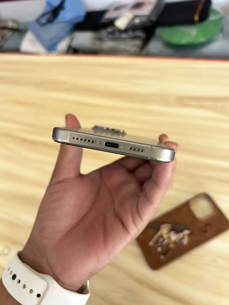 Apple iPhone 15 Pro Max 1