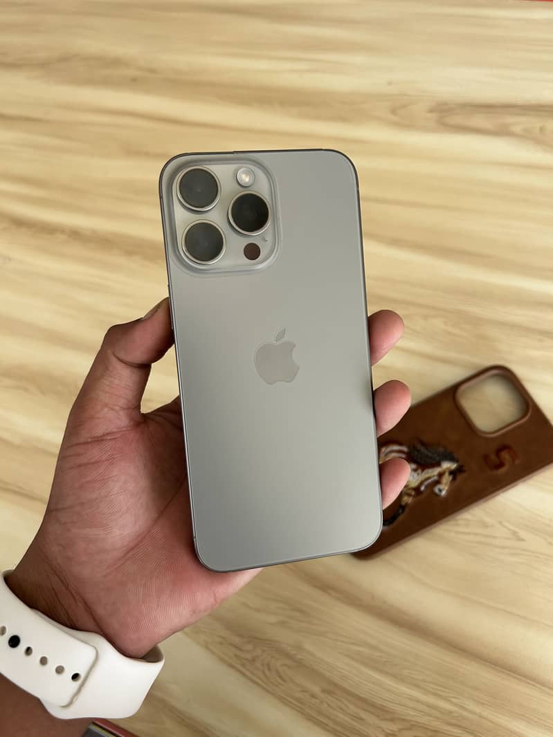 Apple iPhone 15 Pro Max 3