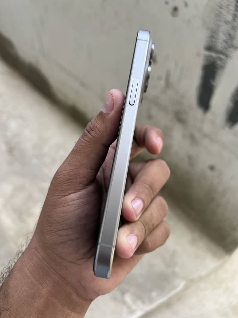 Iphone 15 pro max 5