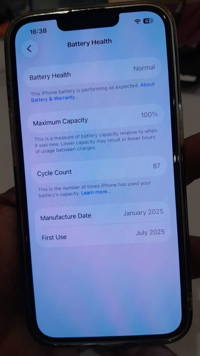 Apple iPhone 16e 6