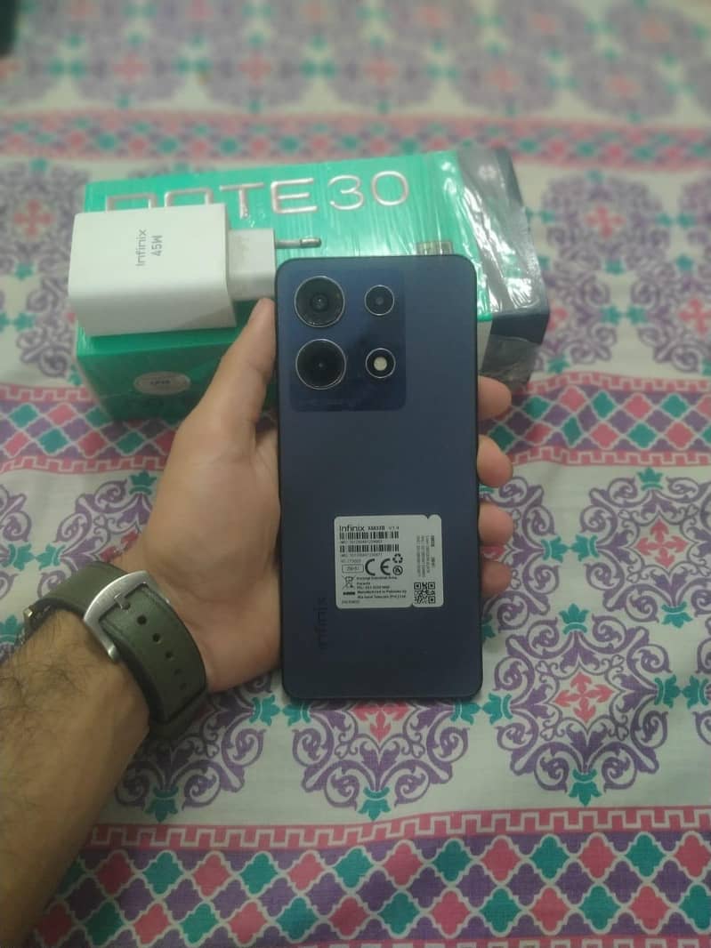 Infinix Note 30. 1