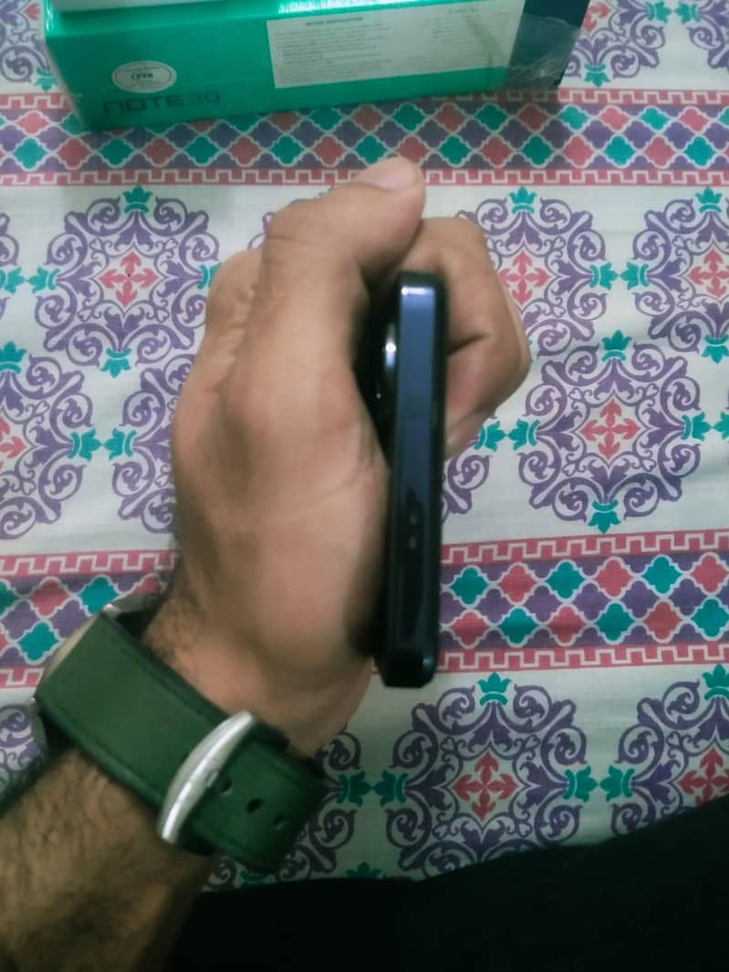 Infinix Note 30. 3