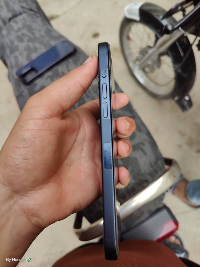 Apple iPhone 15 Pro Max 2