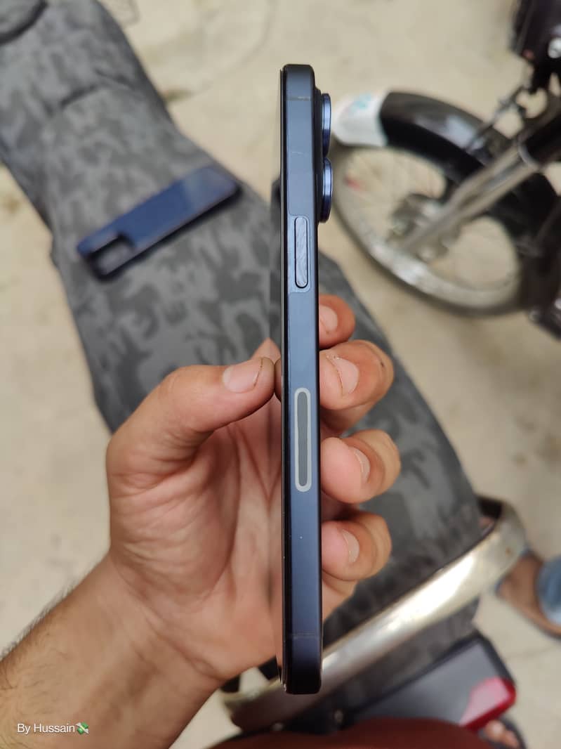 Apple iPhone 15 Pro Max 3