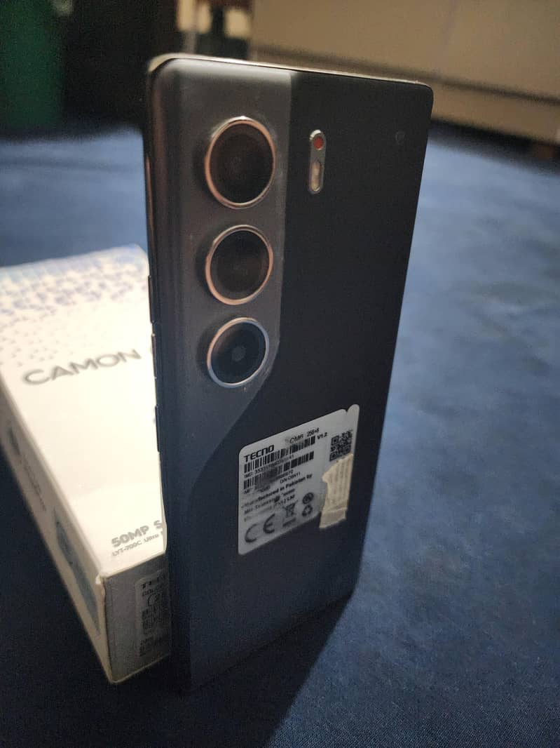 Camon 40 pro 1