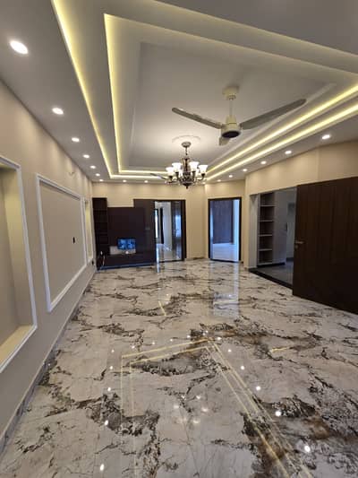10 MARLA 5 BEDROOM DOUBLE UNIT HOUSE FOR SALE