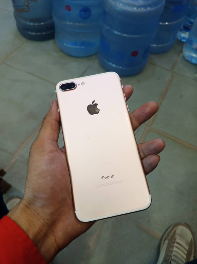 Apple iPhone 7 Plus 0