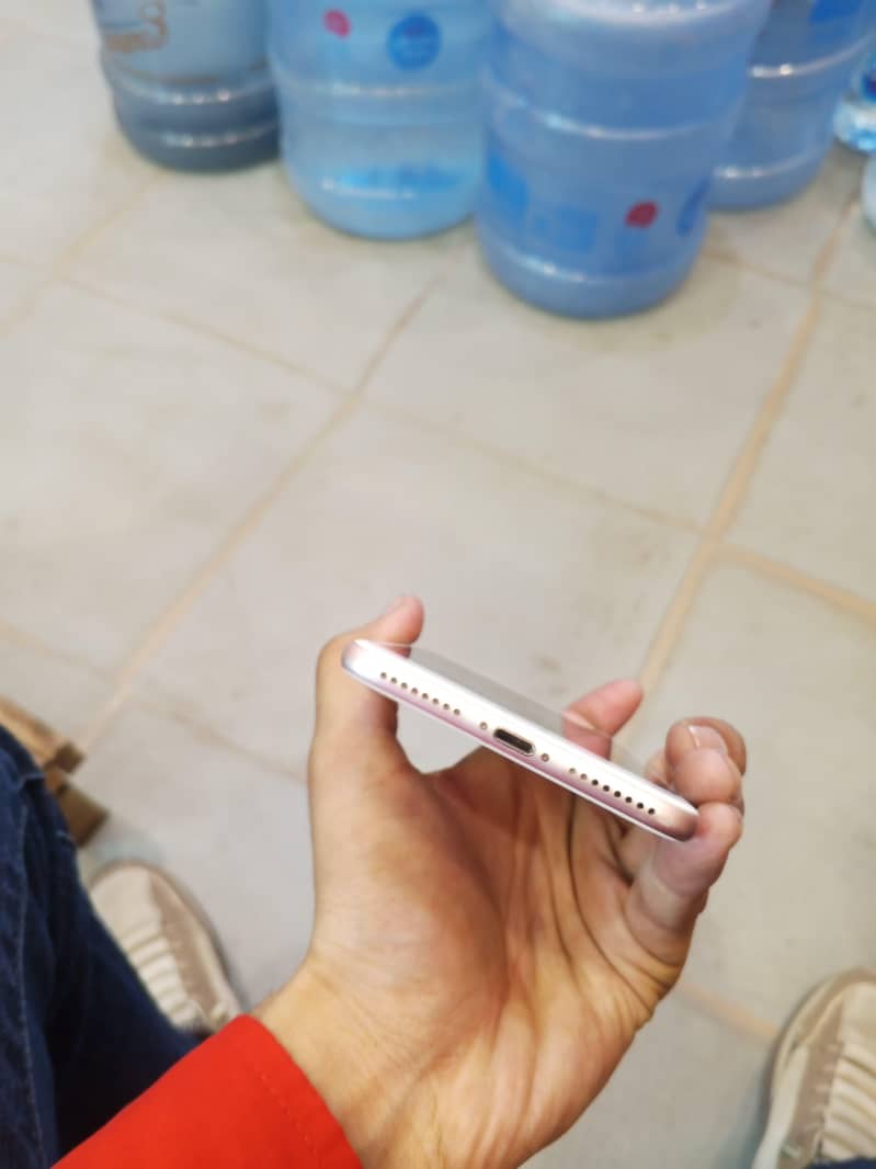 Apple iPhone 7 Plus 4