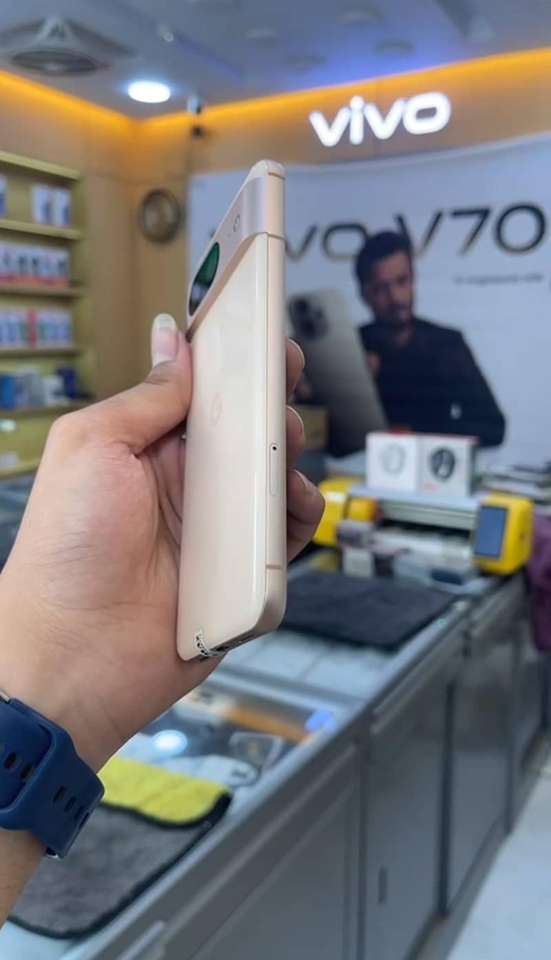 Google Pixel 8 2