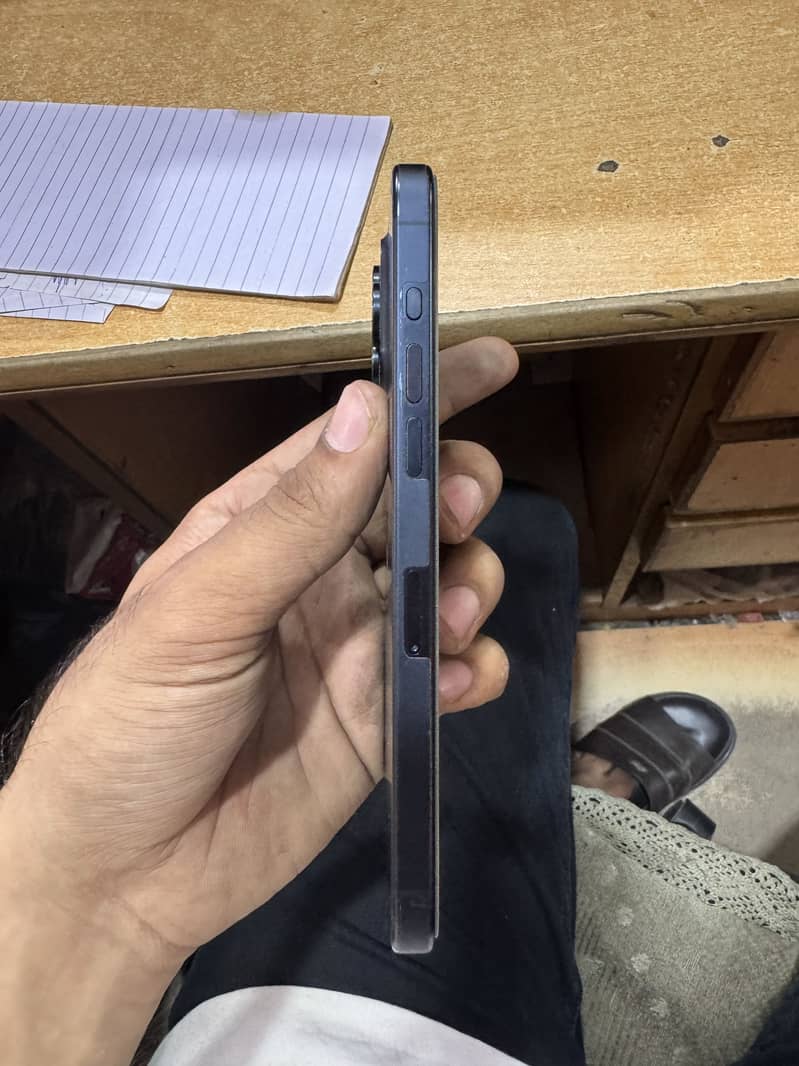 iPhone 15 PRO MAX 1