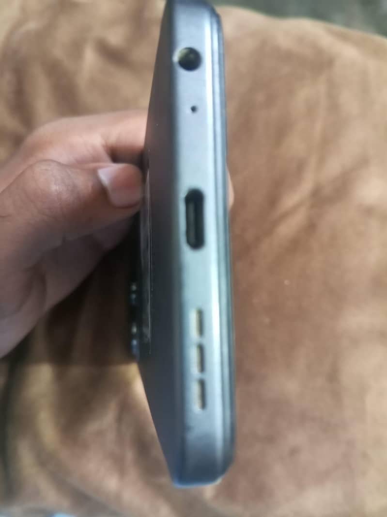Tecno Spark 40 4