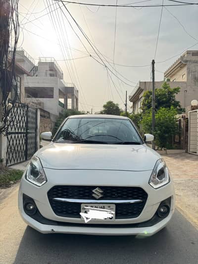 Swift 2022 - Excellent condition- Home driven - Just buy and ride.