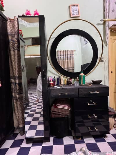 Luxury Black Bed Set with Wardrobe & Dressing – Excellent Condition
