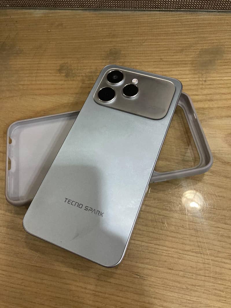 Tecno SPARK 40 2