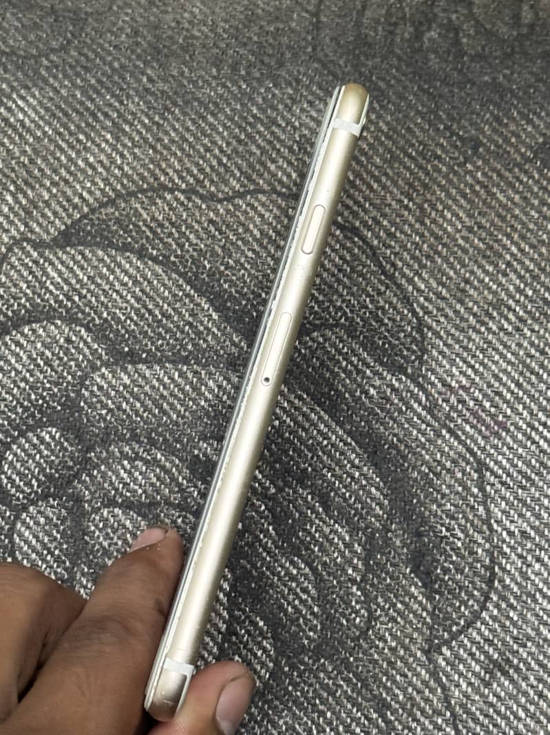 Apple iPhone 7 6