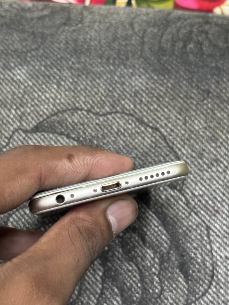 Apple iPhone 7 7