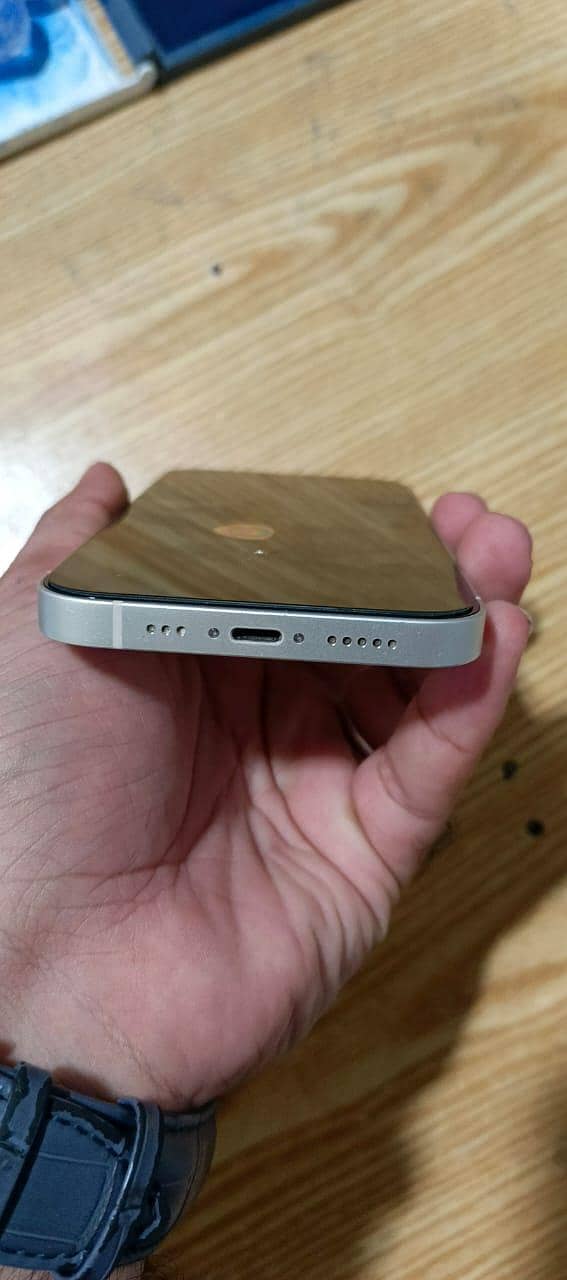 Apple iPhone 13 2
