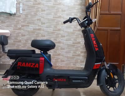 RAMZA Z1 Electric Scooter – Excellent Condition
