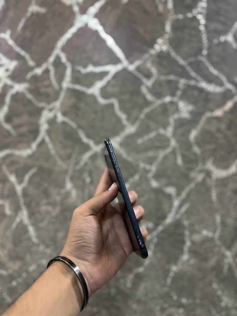 Apple iPhone 7 Plus 0