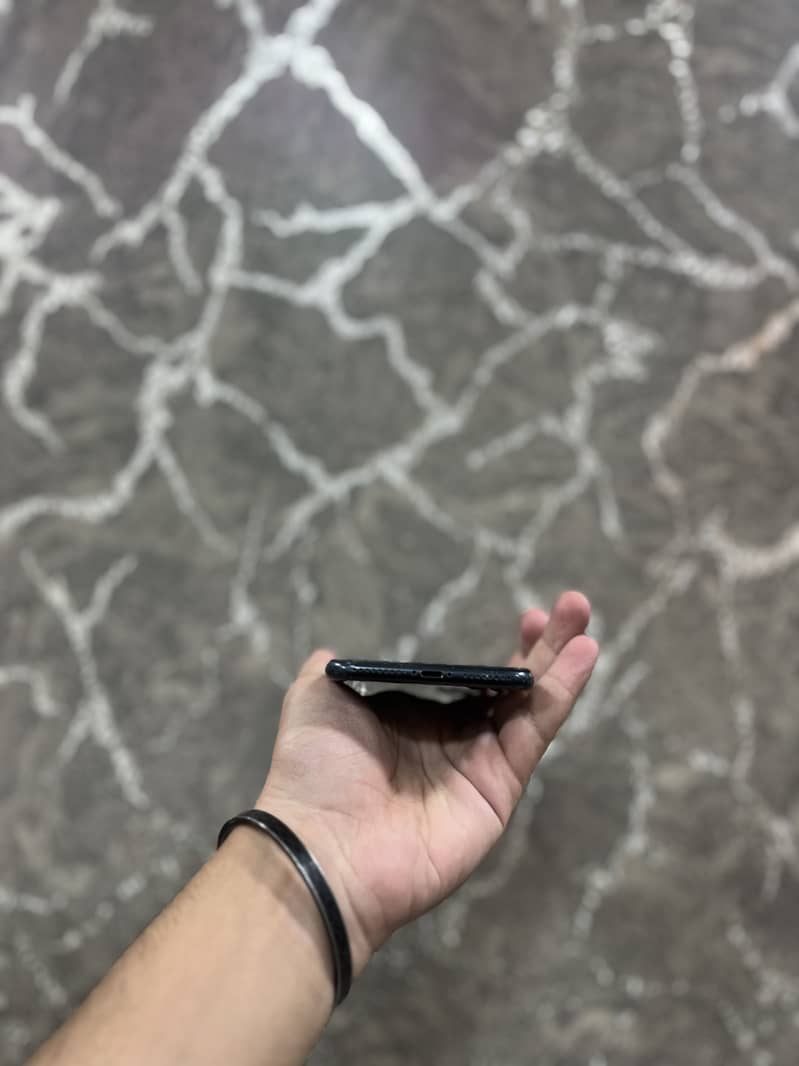 Apple iPhone 7 Plus 1