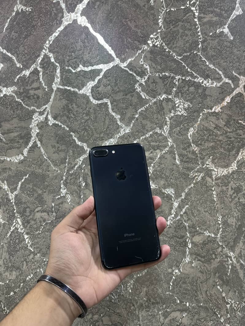 Apple iPhone 7 Plus 3