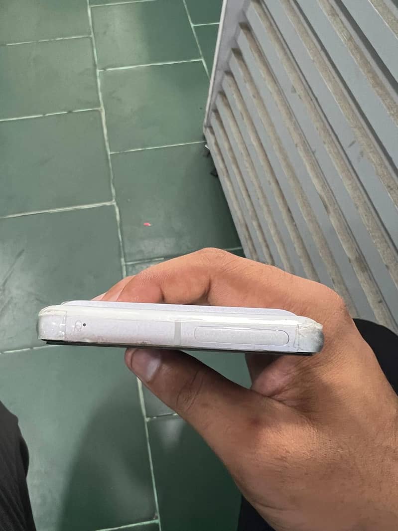Google Pixel 7 4