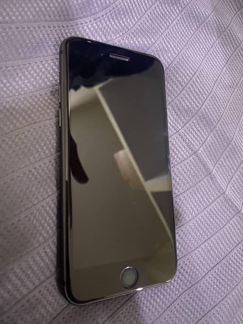 Apple iPhone 8 0