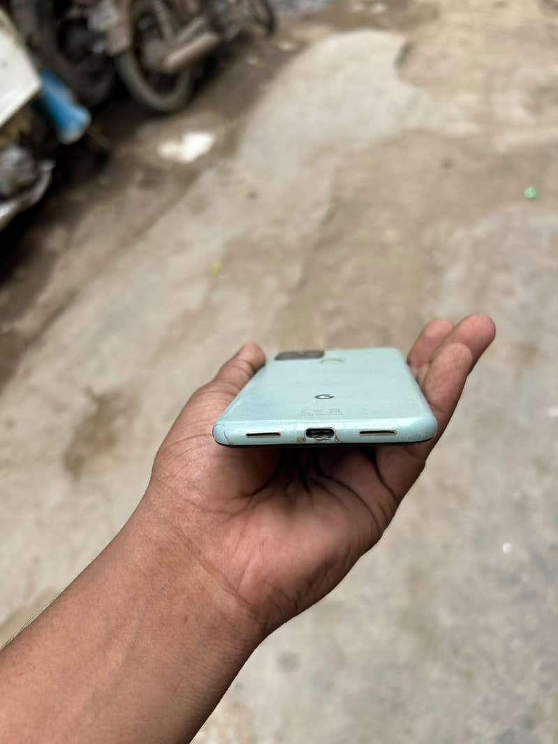 Google Pixel 5 4