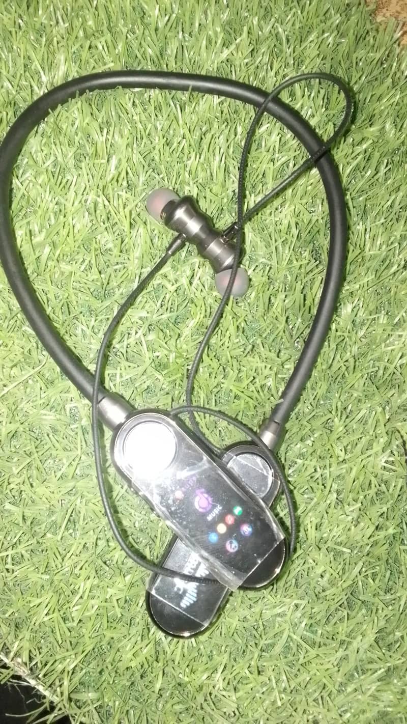 wireless neckband headset 1
