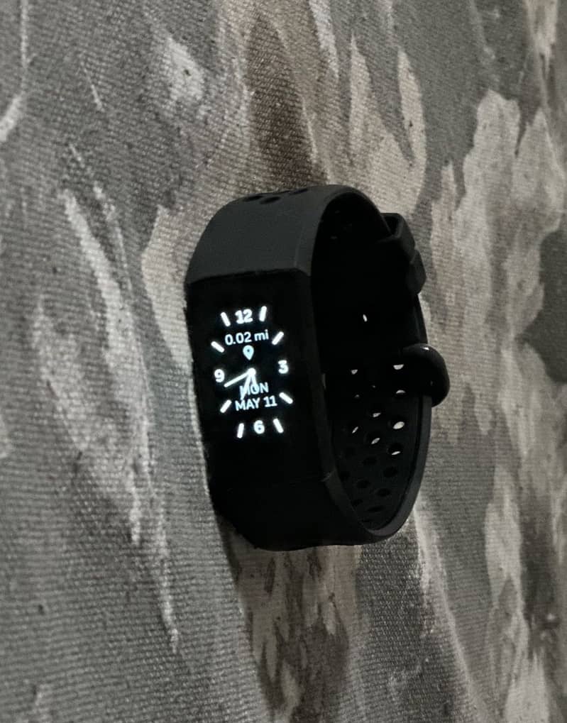 Fitbit Charge 4 0
